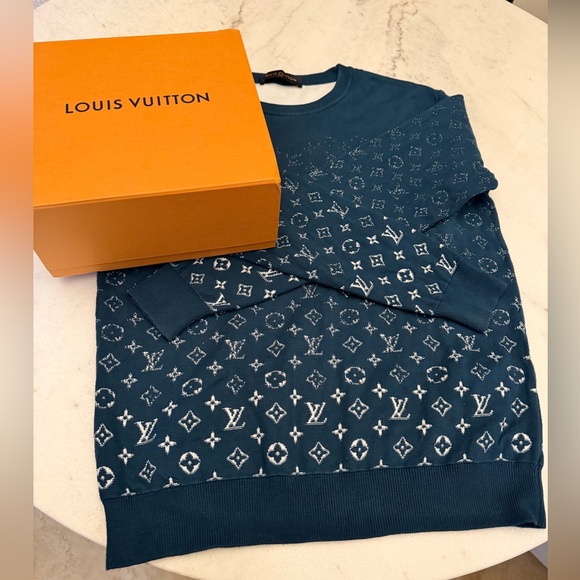 Louis Vuitton Monogram Degrade Blue Canard Teal White Logo Crewneck
Sweater M - Picture 8 of 9